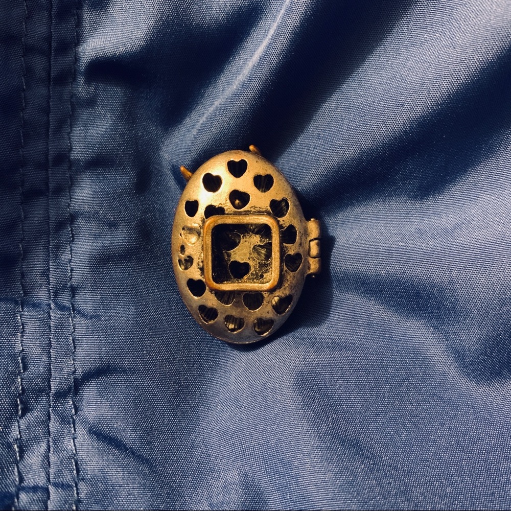 Owl Locket w/Magnetic Clasp & Vintage Style! 🦉💜 - Picture 4 of 7